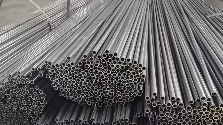 Self-Consumable Lance Pipe